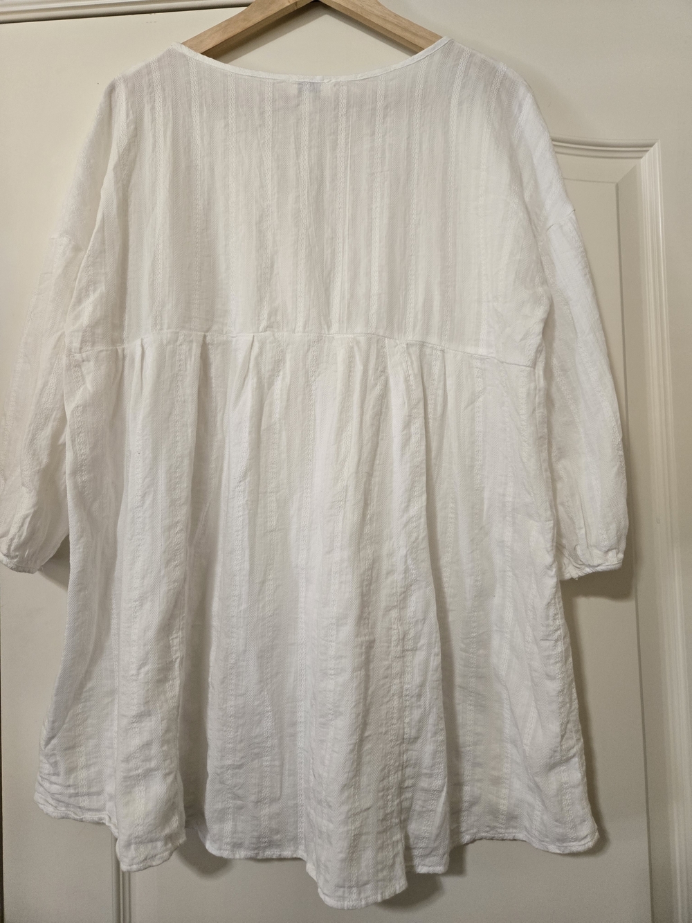 Umgee White 100% Cotton Button-Front Gauze Tunic with Scoop Tie - Picture 6 of 9